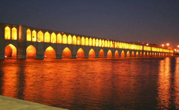 مدیر منطقه سه شهرداری اصفهان : نوسازی سیستم نورپردازی سی و سه پل