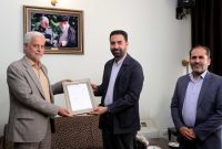 اعطای حکم دبیری شهر جهانی صنایع دستی به شهردار اصفهان